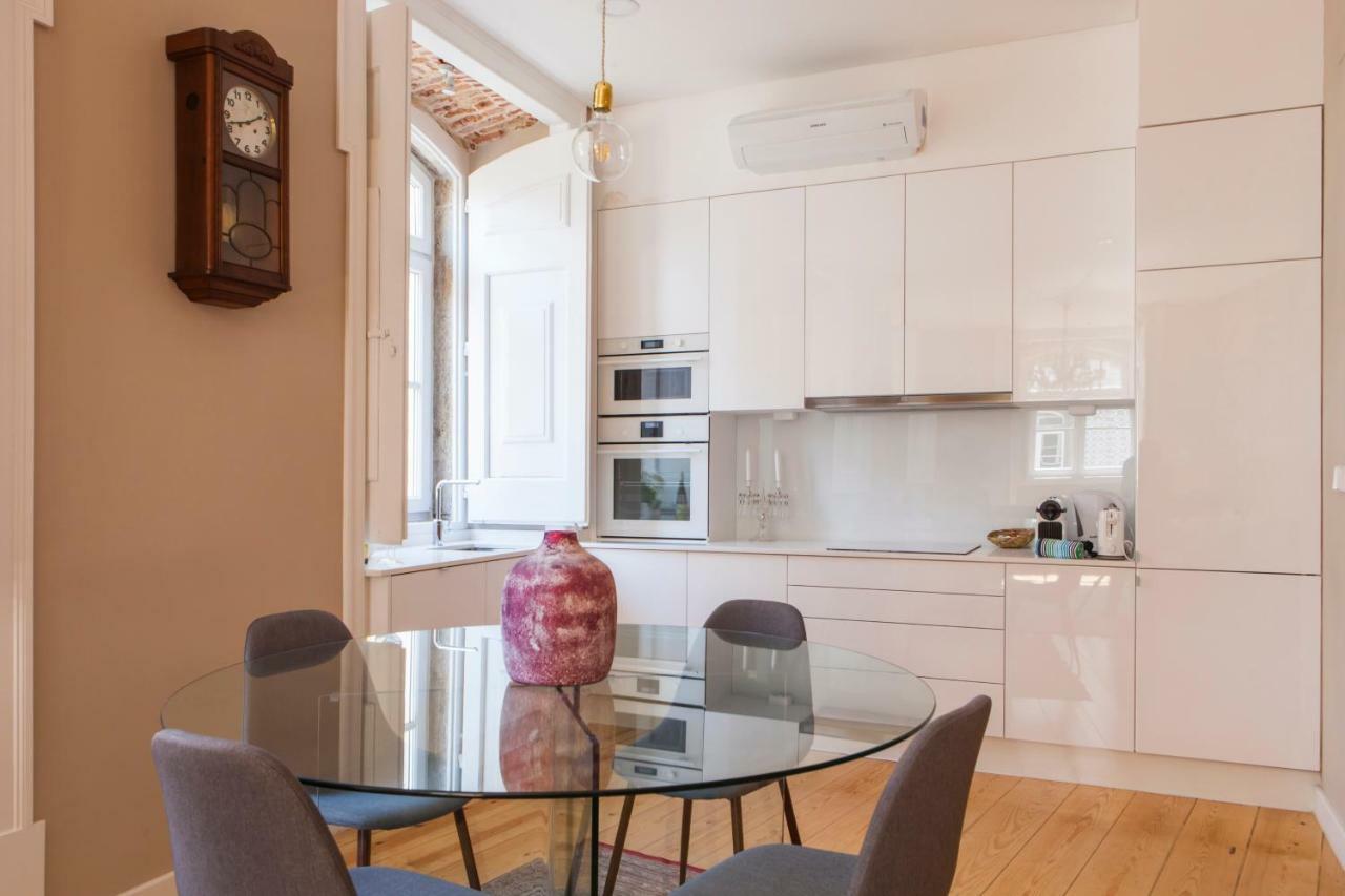 Alfama Baixa Spacious And Bright Apartment Blends The Historic And The Contemporary 2 Bedrs & 2 Bathrs Ac 18Th Century Building Лісабон Екстер'єр фото